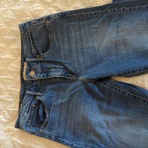 Levi's busted out knee jeans